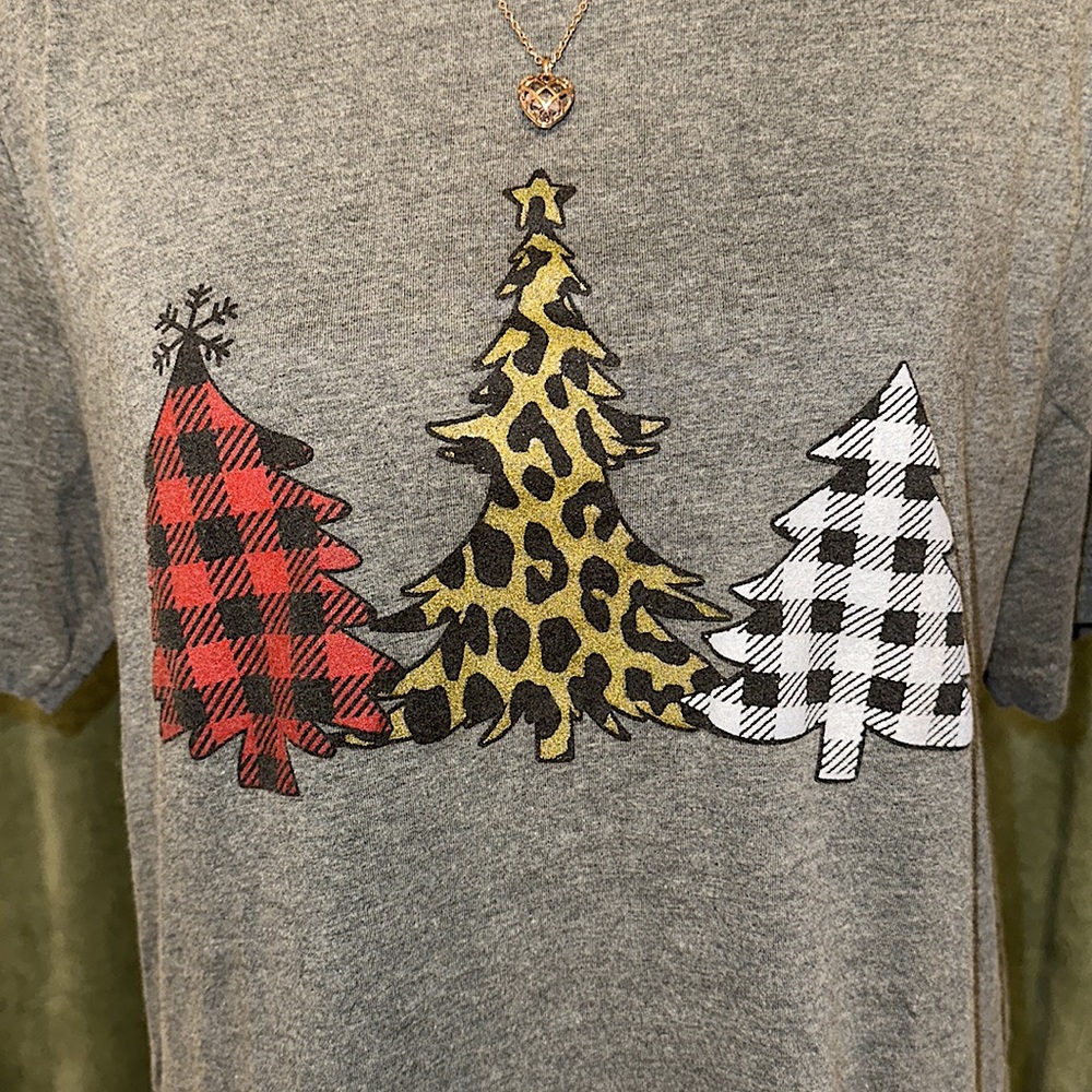 Patterned Christmas tree shirt 🌲 🎅